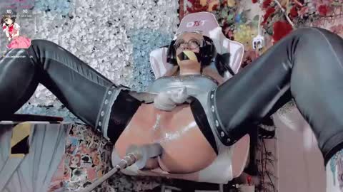 kate the pink girl online show from 02.18.25