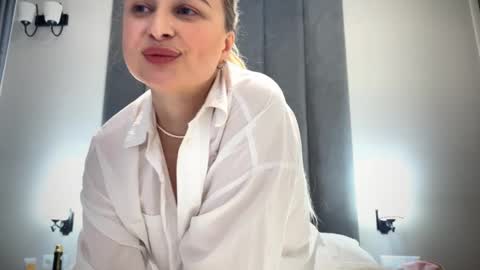 Snapshot of katedoe chatting on 03.08.25 katedoe online show from 03.08.25
