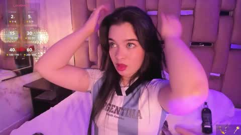 Snapshot of kateleeh_ chatting on 11.22.25 Kate online show from 11.22.25