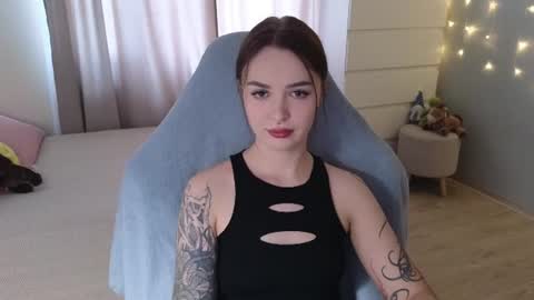 Snapshot of kateleoo chatting on 06.30.26 Im Kate online show from 06.30.26