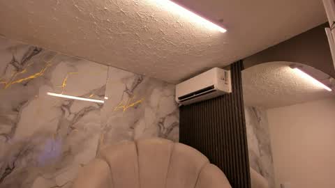 Im Katherine but call me Kate  online show from 04.18.26