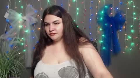 Kate Nils online show from 11.17.25