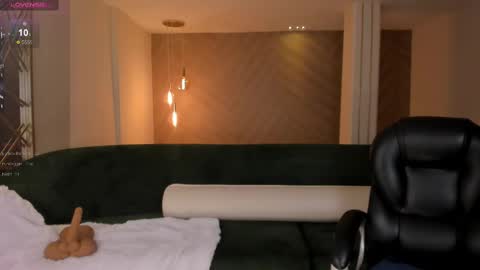 K A T E  online show from 02.09.25