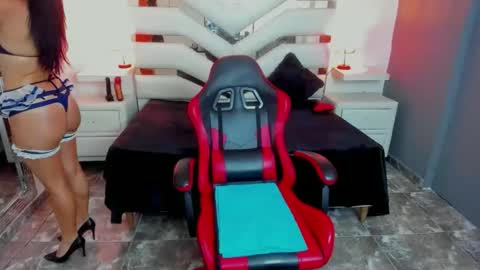 kate Tompson online show from 09.18.25