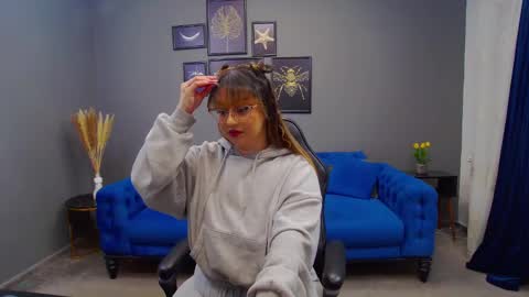 Snapshot of katewalker_ chatting on 01.07.25 Kate online show from 01.07.25