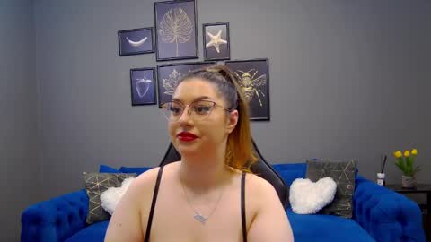 Snapshot of katewalker_ chatting on 01.23.25 Kate online show from 01.23.25