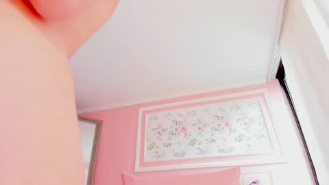 Snapshot of kath_evanss chatting on 12.27.24 Kaath online show from 12.27.24