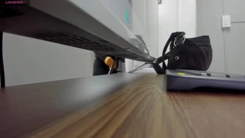 Snapshot of kathe_asian chatting on 11.25.25 online show from 11.25.25