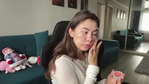 Snapshot of katheleenschraub chatting on 07.11.26 Elle online show from 07.11.26