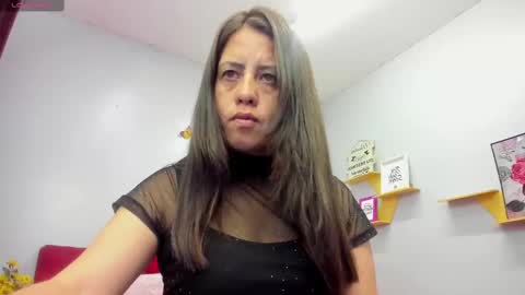 Paola online show from 10.04.25