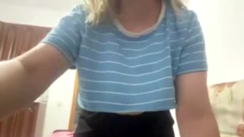 Snapshot of kathrinekiening chatting on 07.20.26 Jessie online show from 07.20.26