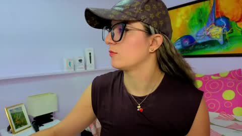 Snapshot of katia_foxx chatting on 04.21.26 Khaterine online show from 04.21.26