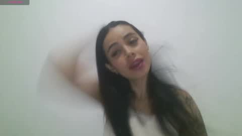 Snapshot of katia_sex25 chatting on 05.22.26 Katia online show from 05.22.26
