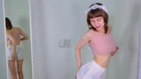 Snapshot of katie_ktk chatting on 09.16.25 Katie online show from 09.16.25