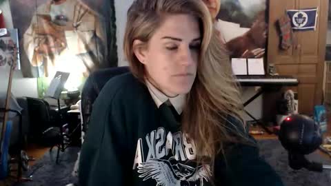 Snapshot of katiecutie_5 chatting on 04.24.26 Katie online show from 04.24.26