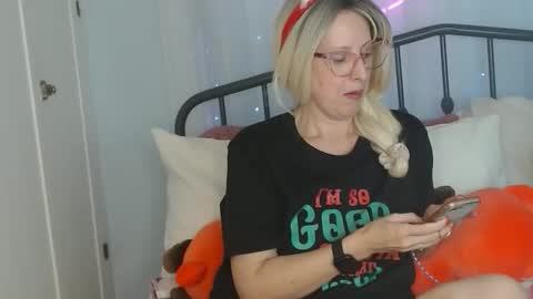 Katine LoveJoy online show from 12.21.25