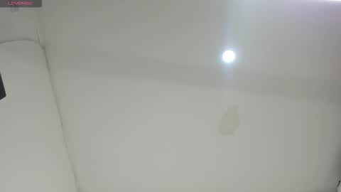 Snapshot of katitaluxury_hot chatting on 12.21.25 katitaluxury_hot online show from 12.21.25