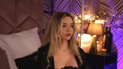 Snapshot of katjolie chatting on 12.03.25 KatJolie online show from 12.03.25