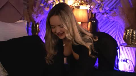 Snapshot of katjolie chatting on 02.10.26 KatJolie online show from 02.10.26