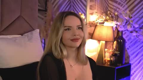 Snapshot of katjolie chatting on 02.13.26 KatJolie online show from 02.13.26