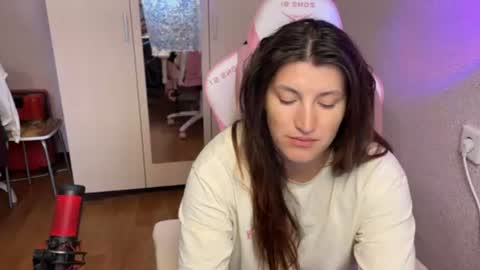 Snapshot of katrin_kristal chatting on 07.14.26 naked in pvt show 100 tk online show from 07.14.26