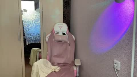 Snapshot of katrin_kristal chatting on 07.15.26 naked in pvt show 100 tk online show from 07.15.26
