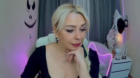 katrinacharm online show from 10.23.25