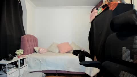 Katrin  online show from 11.08.25