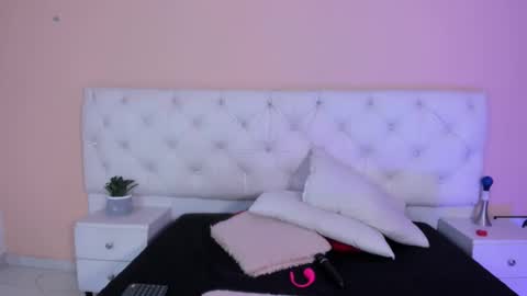 Katte online show from 11.24.25