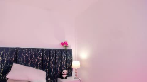 Snapshot of katte_landerr chatting on 04.24.26 Katte online show from 04.24.26