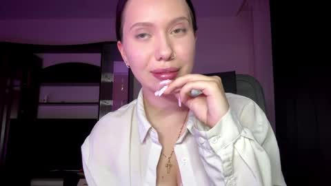 Snapshot of kattiephenes chatting on 06.03.26 Elizabeth online show from 06.03.26