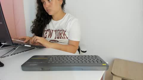 Snapshot of katty_feet_ chatting on 01.18.26 Katty online show from 01.18.26