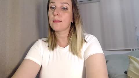 Snapshot of katty_fox chatting on 09.11.25 Katty Fox online show from 09.11.25