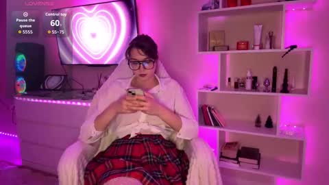 Olivia online show from 04.10.26