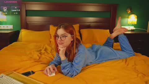 Snapshot of katy_ethereal chatting on 11.16.25 Katy - online show from 11.16.25