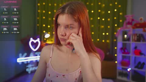 Snapshot of katy_ethereal chatting on 12.05.25 Katy - online show from 12.05.25