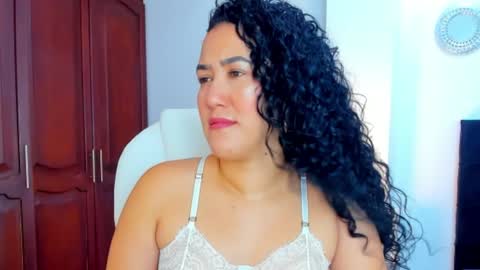 KATYAJHONSS online show from 01.17.25