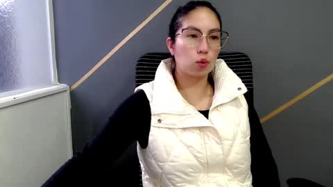 Snapshot of katybelladonna chatting on 01.08.25 KATY online show from 01.08.25