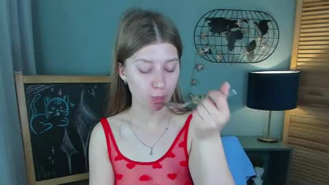 Snapshot of katymeaw chatting on 05.11.26 katymeaw online show from 05.11.26
