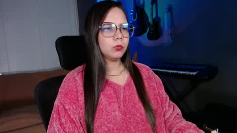 Snapshot of kay_avrill chatting on 04.26.26 Kay online show from 04.26.26