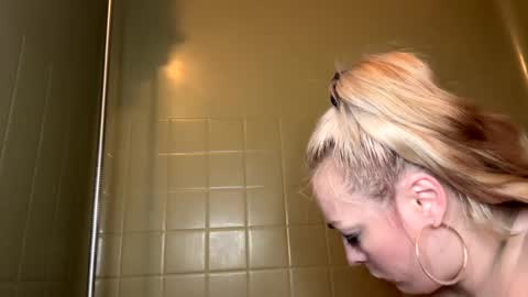 kay_la online show from 09.16.25