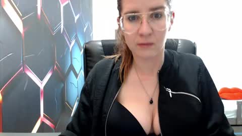 Snapshot of kayalips chatting on 01.10.25 KayaLips online show from 01.10.25