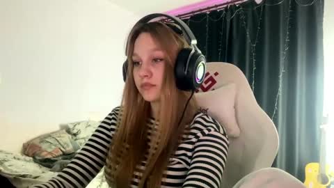 Snapshot of kayceefroehner chatting on 05.02.26 Amia online show from 05.02.26