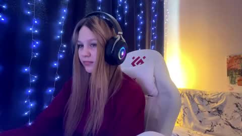 Snapshot of kayceefroehner chatting on 05.28.26 Amia online show from 05.28.26