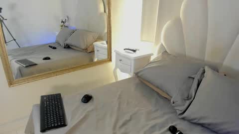 Snapshot of kaylachannell chatting on 10.15.25 kaylachannell online show from 10.15.25