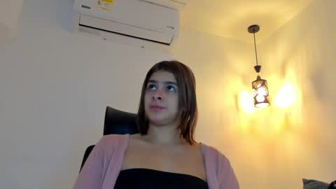 Snapshot of kaylajhonnes6 chatting on 09.17.25 K A Y L A online show from 09.17.25