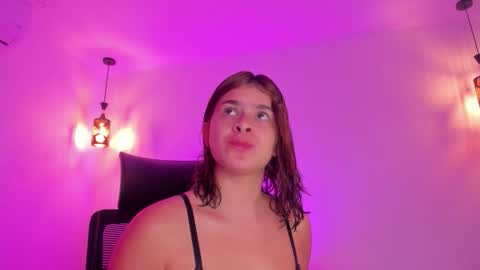 Snapshot of kaylajhonnes6 chatting on 09.18.25 K A Y L A online show from 09.18.25