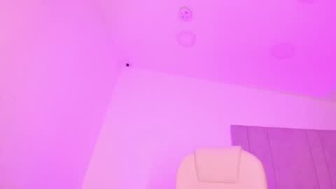 Snapshot of kaylarossi chatting on 12.21.24 Kayla online show from 12.21.24