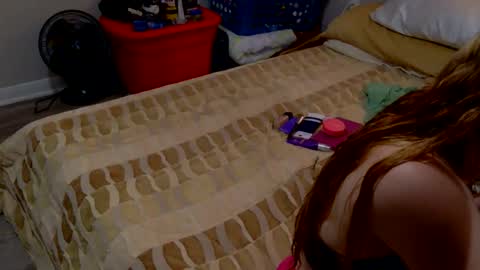 Snapshot of kayleekakesnslim chatting on 06.09.26 kaylee kakes online show from 06.09.26