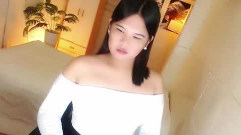 Y O U R        F U T U R E       K A Y L E E  online show from 12.02.25